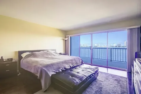 3040 Lake Shore Drive Riviera Beach FL 33404