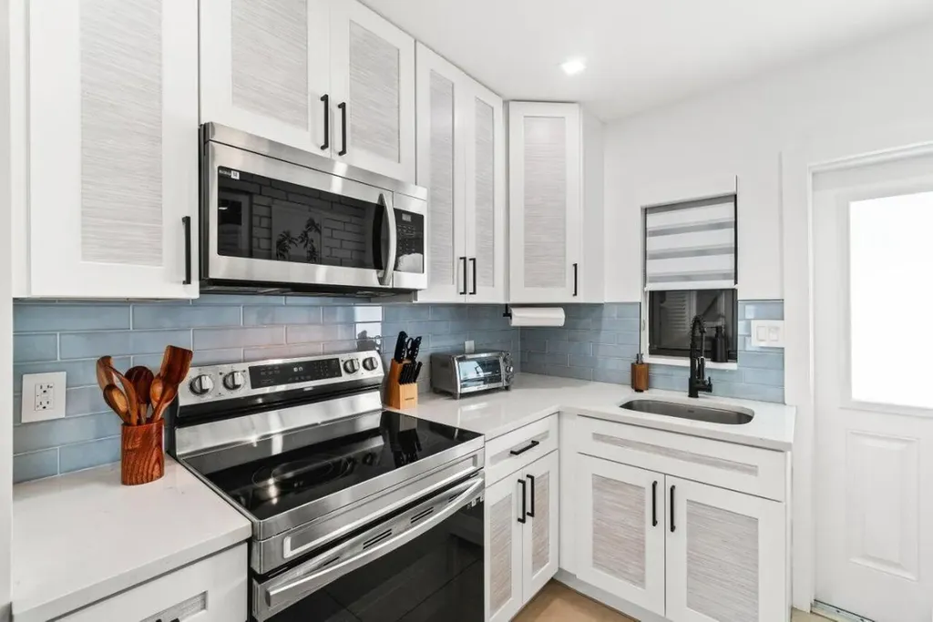 217 NE 11th Street Delray Beach FL 33444