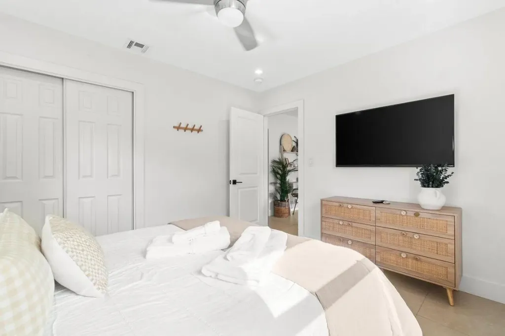 217 NE 11th Street Delray Beach FL 33444