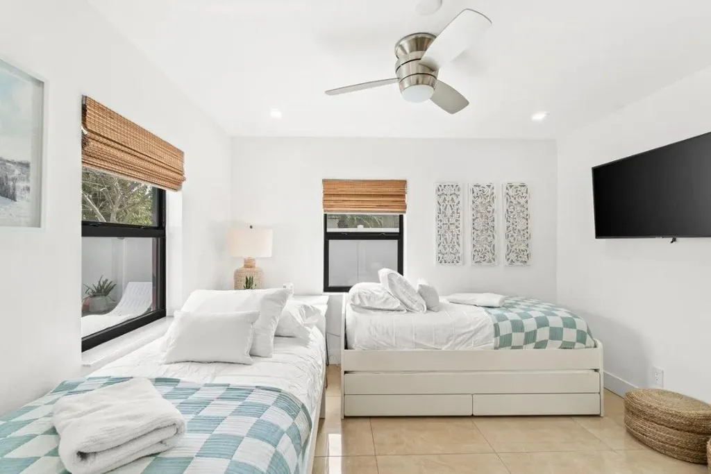 217 NE 11th Street Delray Beach FL 33444