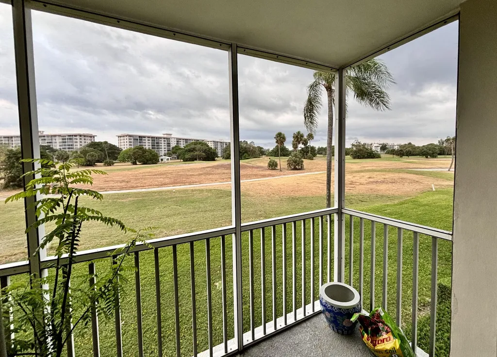 2900 N Palm Aire Drive Pompano Beach FL 33069