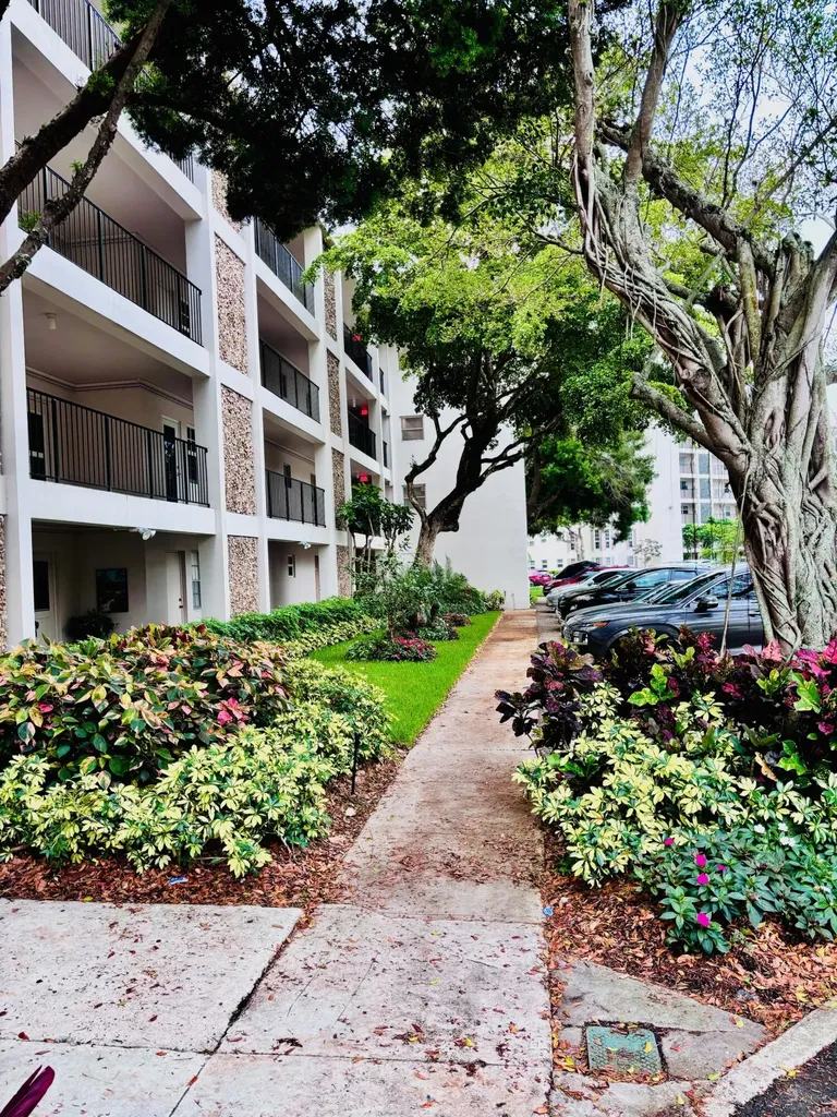 2900 N Palm Aire Drive Pompano Beach FL 33069