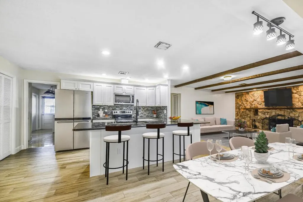 8385 NW 14th Street Coral Springs FL 33071