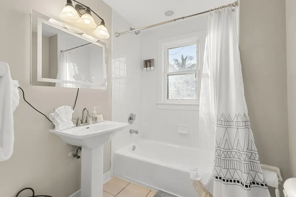 643 36th Street West Palm Beach FL 33407