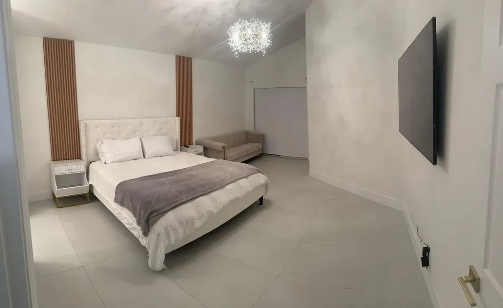 18 Selby Lane Palm Beach Gardens FL 33418