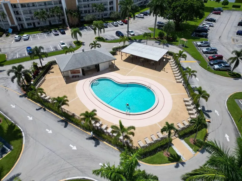2044 Hythe C Boca Raton FL 33434