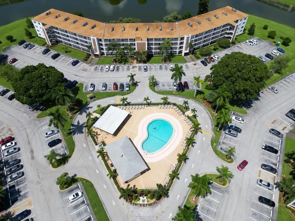 2044 Hythe C Boca Raton FL 33434