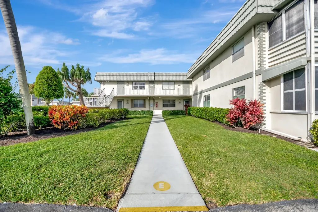 195 Monaco E Delray Beach FL 33446