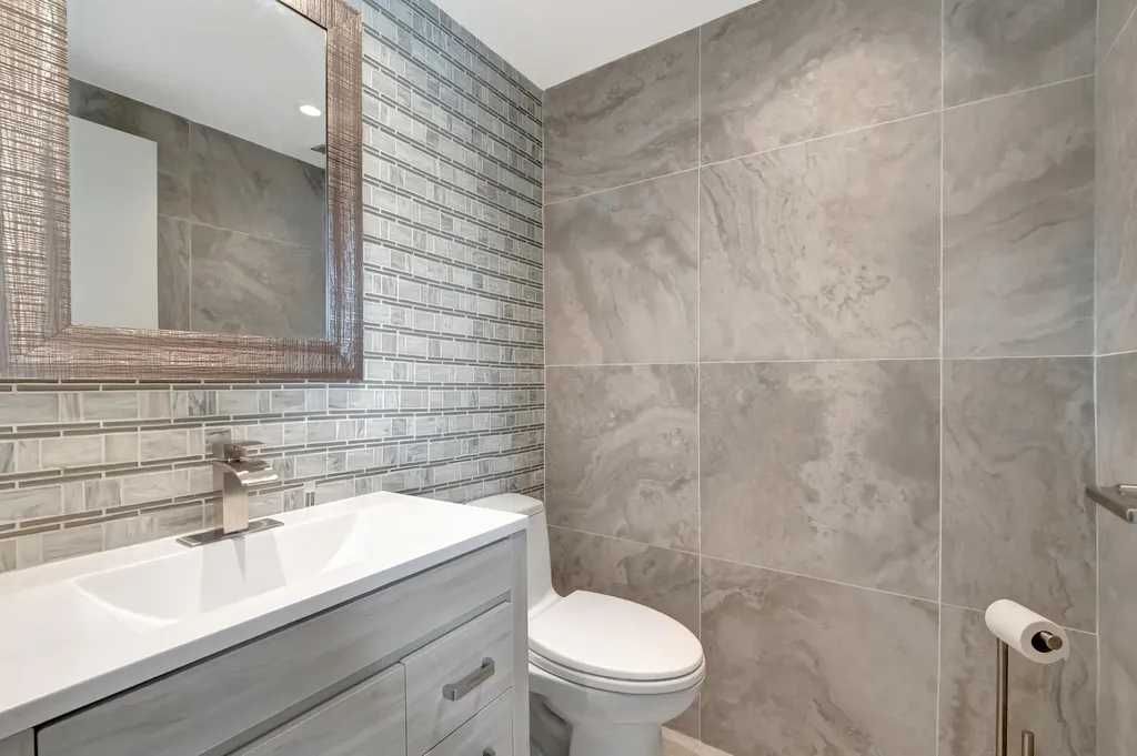 195 Monaco E Delray Beach FL 33446