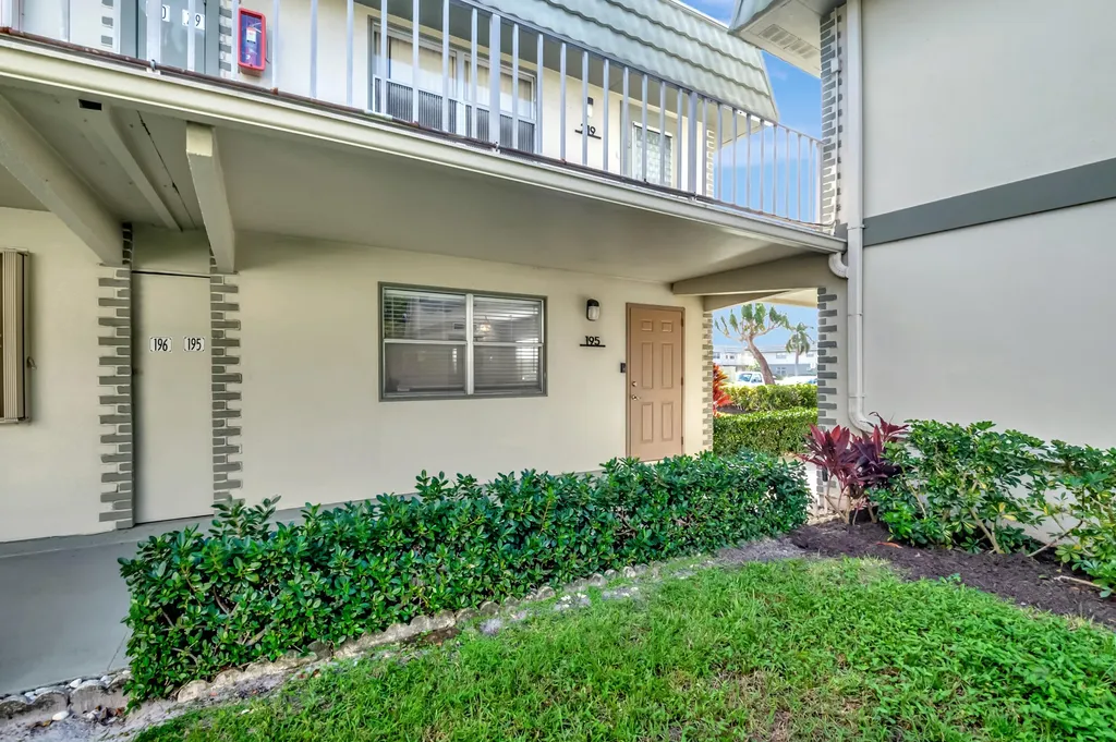 195 Monaco E Delray Beach FL 33446