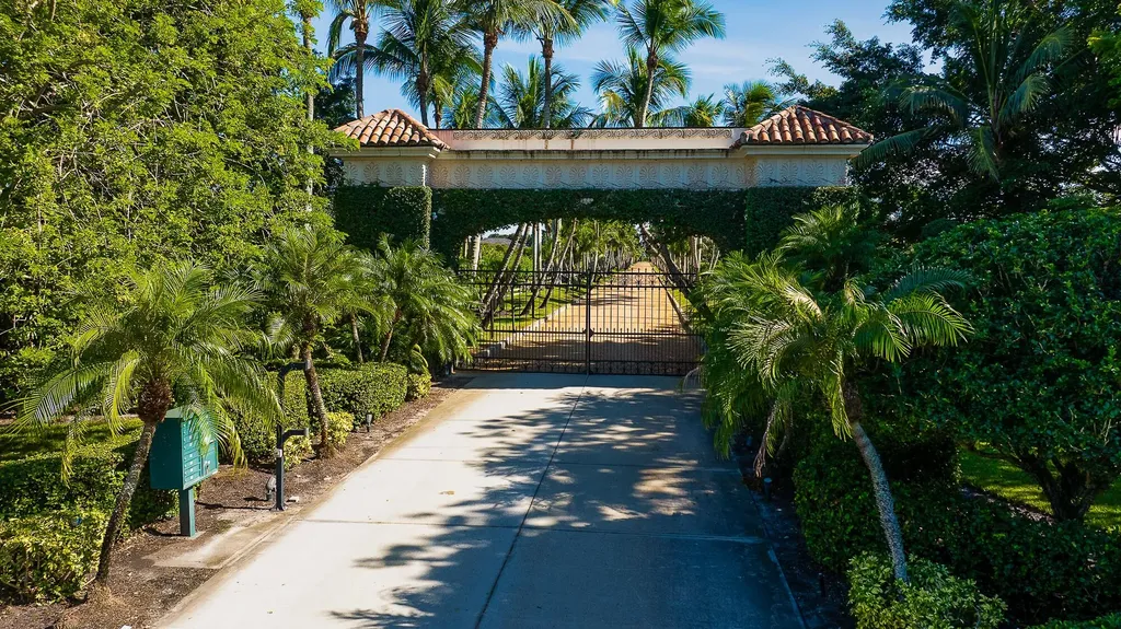 5420 Las Palmas Avenue Wellington FL 33449