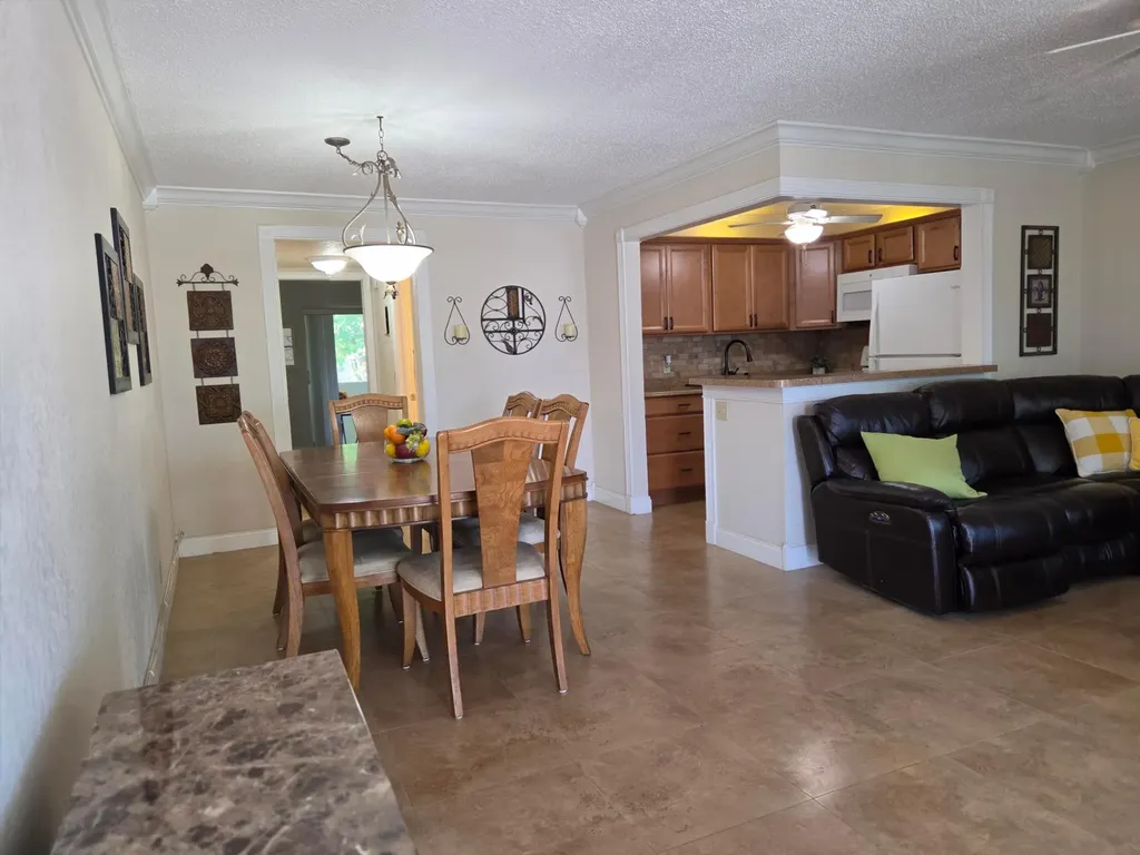 173 Kent J West Palm Beach FL 33417