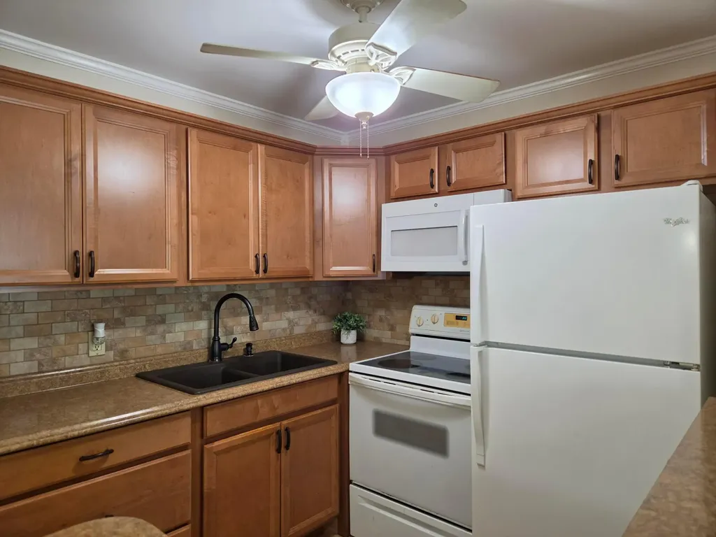 173 Kent J West Palm Beach FL 33417