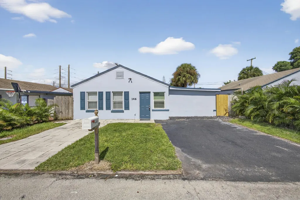 146 W 18th Street Riviera Beach FL 33404