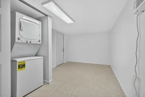146 W 18th Street Riviera Beach FL 33404