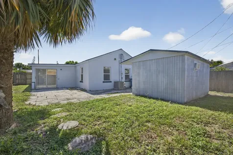 146 W 18th Street Riviera Beach FL 33404