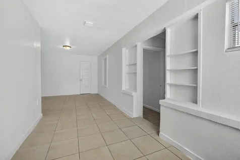 146 W 18th Street Riviera Beach FL 33404