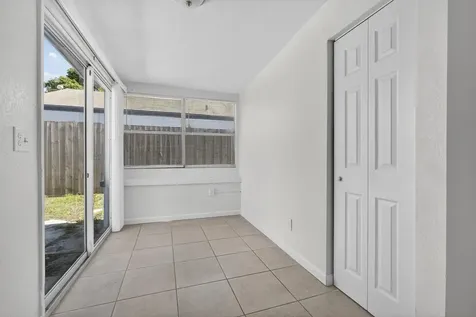 146 W 18th Street Riviera Beach FL 33404