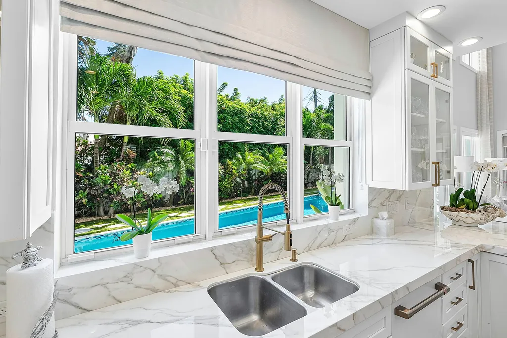540 NE Spanish Trail Boca Raton FL 33432