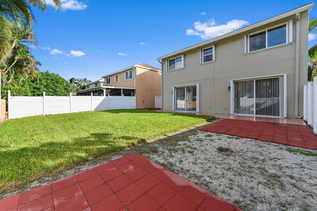1078 Fairfax Circle W Boynton Beach FL 33436