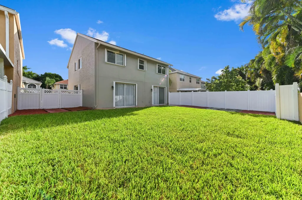 1078 Fairfax Circle W Boynton Beach FL 33436