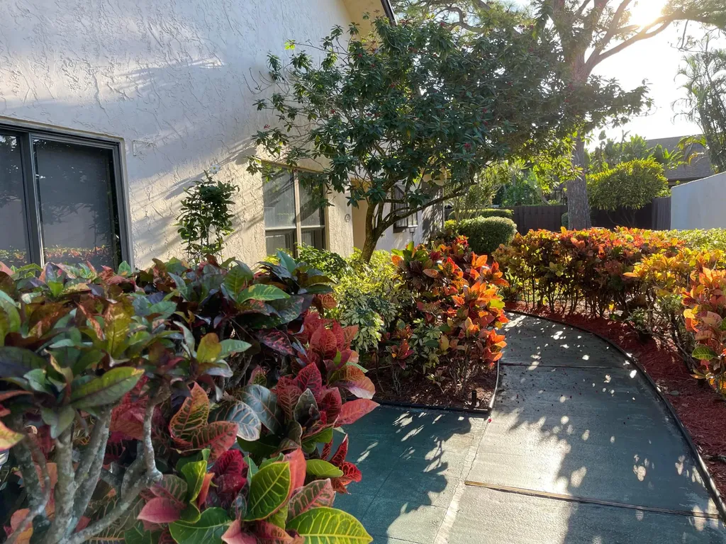 354 SW 28th Avenue Delray Beach FL 33445