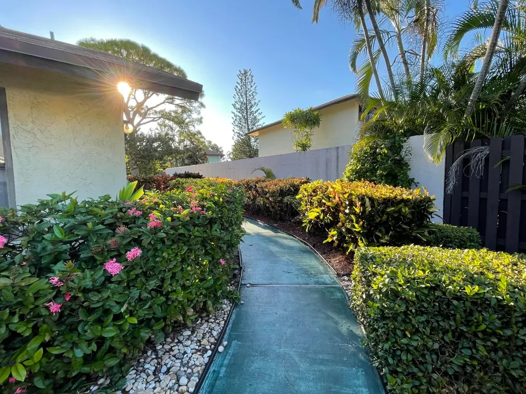354 SW 28th Avenue Delray Beach FL 33445