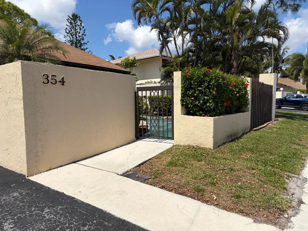 354 SW 28th Avenue Delray Beach FL 33445