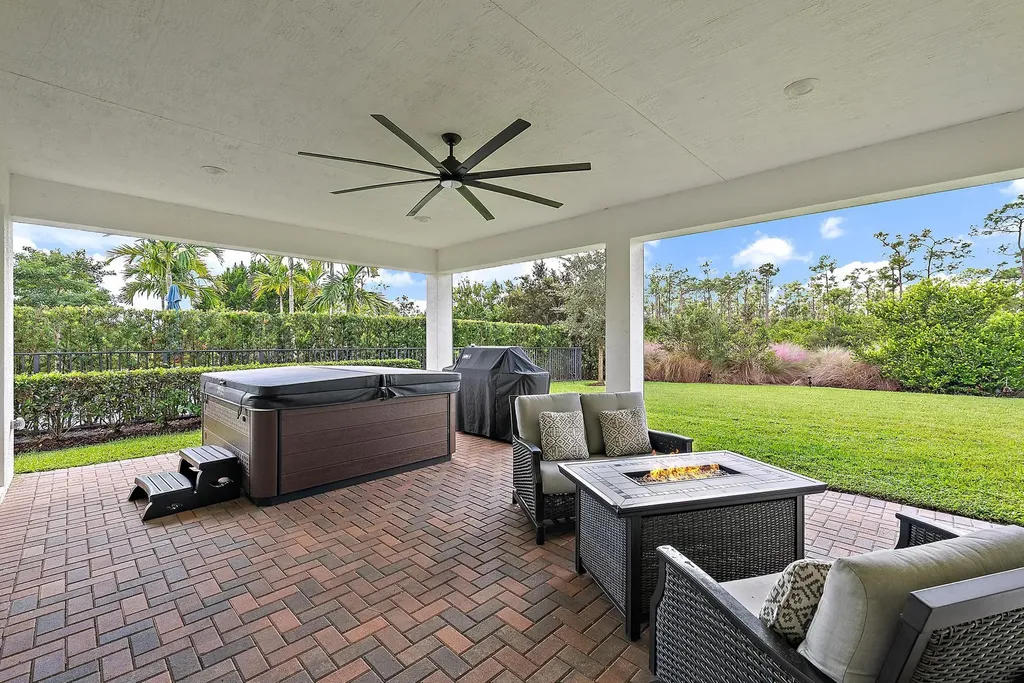 10616 Starling Way West Palm Beach FL 33412