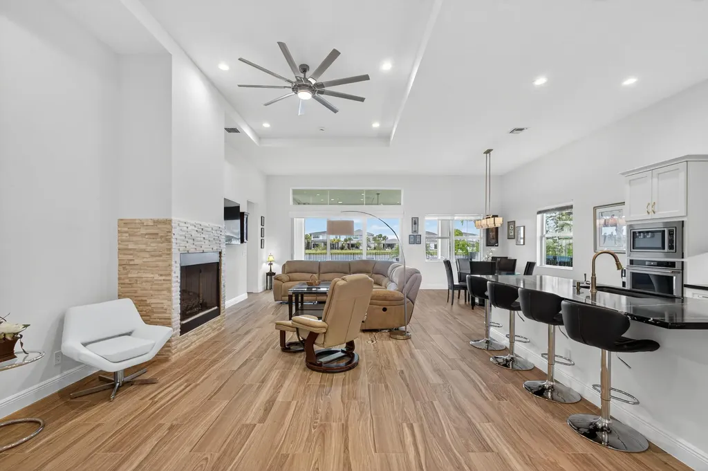 10033 Regency Way Palm Beach Gardens FL 33412