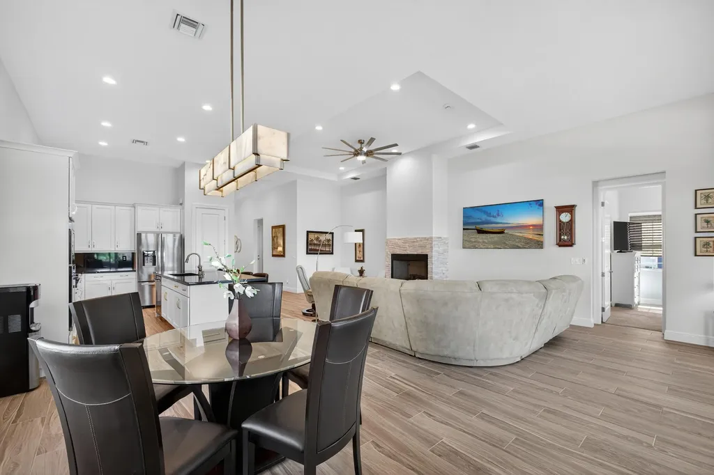 10033 Regency Way Palm Beach Gardens FL 33412