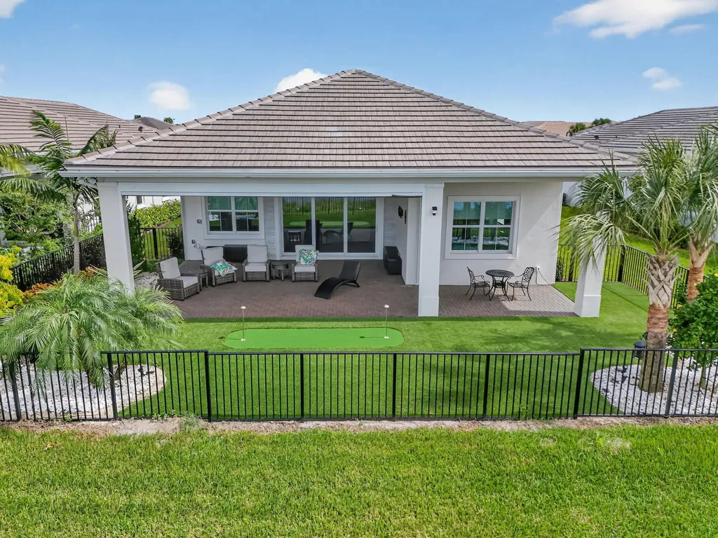 10033 Regency Way Palm Beach Gardens FL 33412
