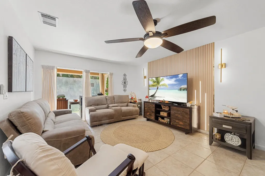 6148 Eaton Street West Palm Beach FL 33411