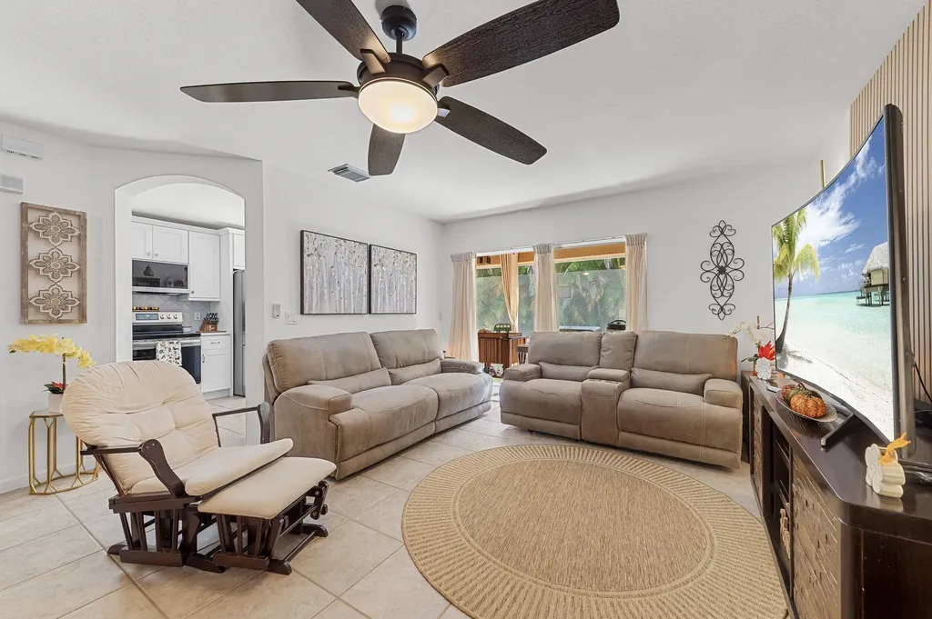 6148 Eaton Street West Palm Beach FL 33411