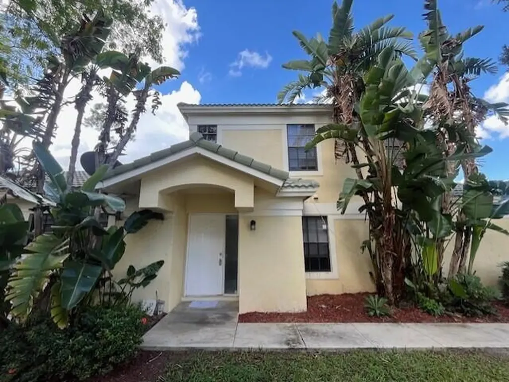 690 Via Toscana Wellington FL 33414