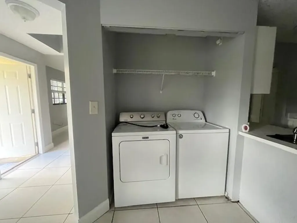 690 Via Toscana Wellington FL 33414