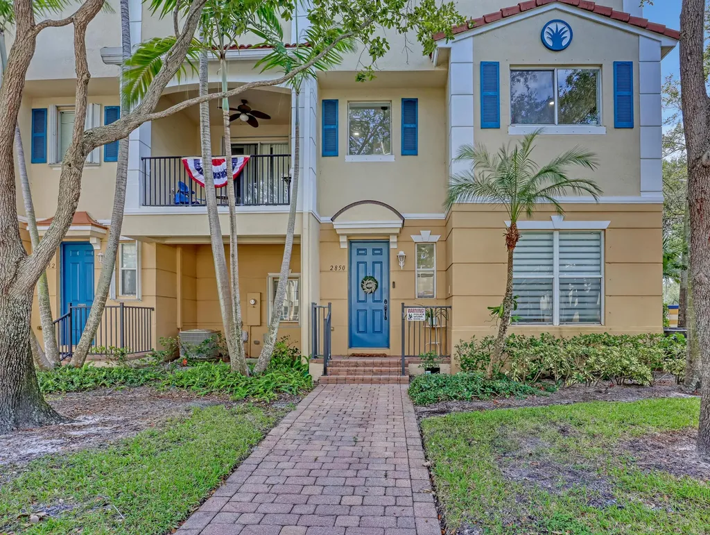 2850 S Oasis Drive Boynton Beach FL 33426