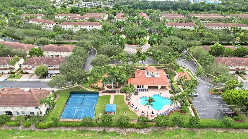 2850 S Oasis Drive Boynton Beach FL 33426