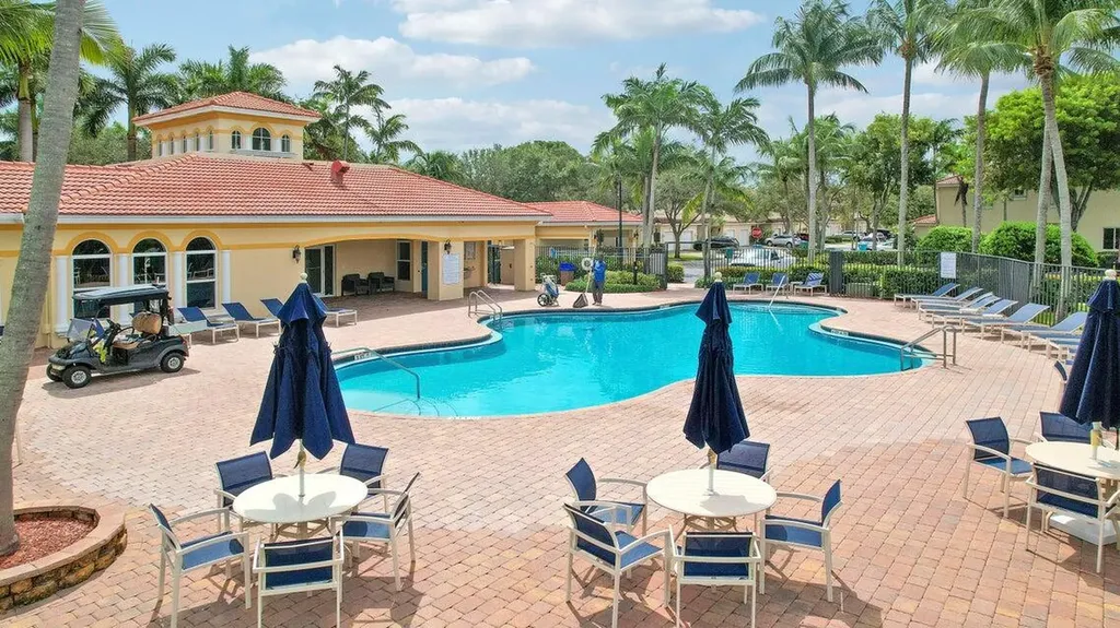 2850 S Oasis Drive Boynton Beach FL 33426