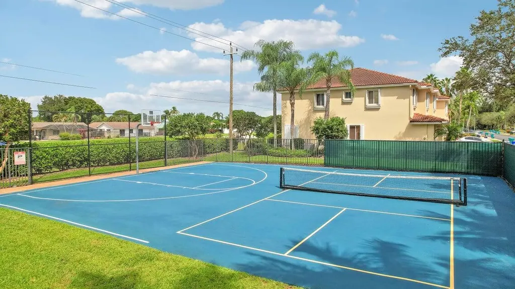 2850 S Oasis Drive Boynton Beach FL 33426