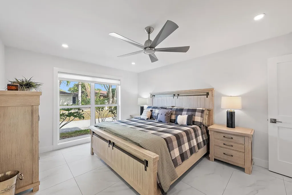 9524 SE Cove Point Street Jupiter FL 33469