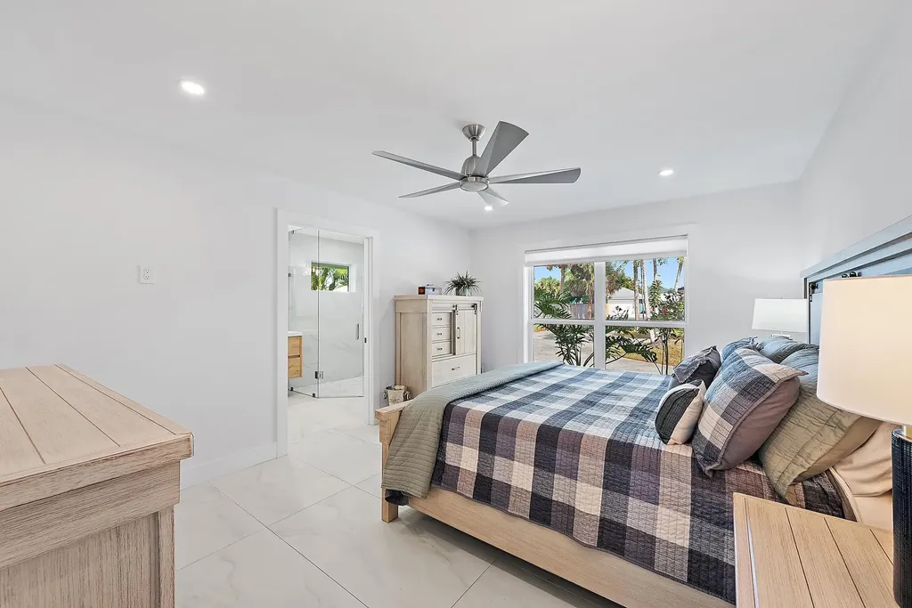 9524 SE Cove Point Street Jupiter FL 33469