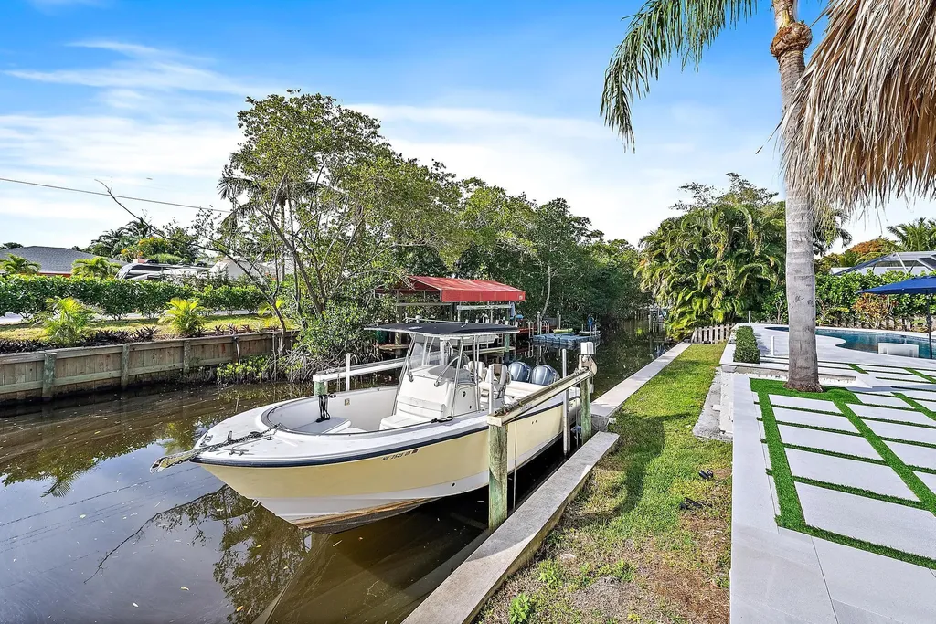 9524 SE Cove Point Street Jupiter FL 33469