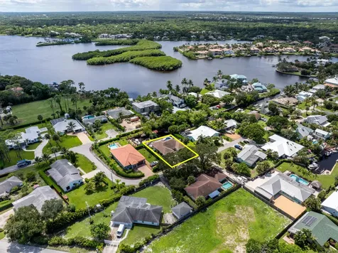 9524 SE Cove Point Street Jupiter FL 33469