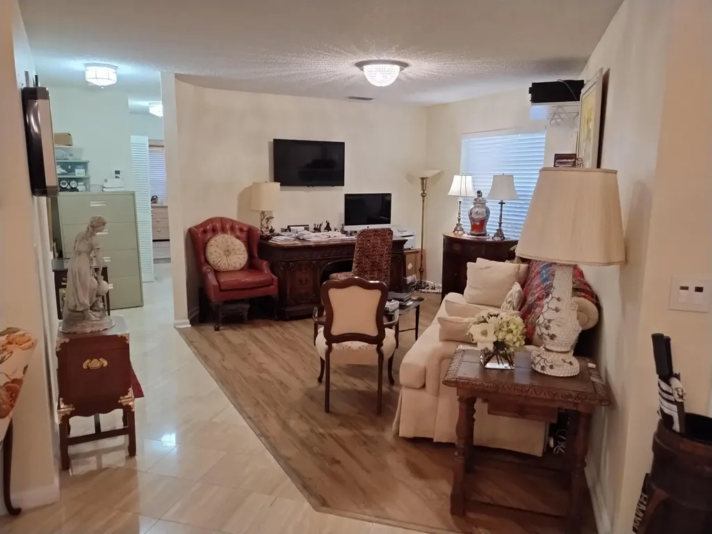 906 Dickens Place West Palm Beach FL 33411