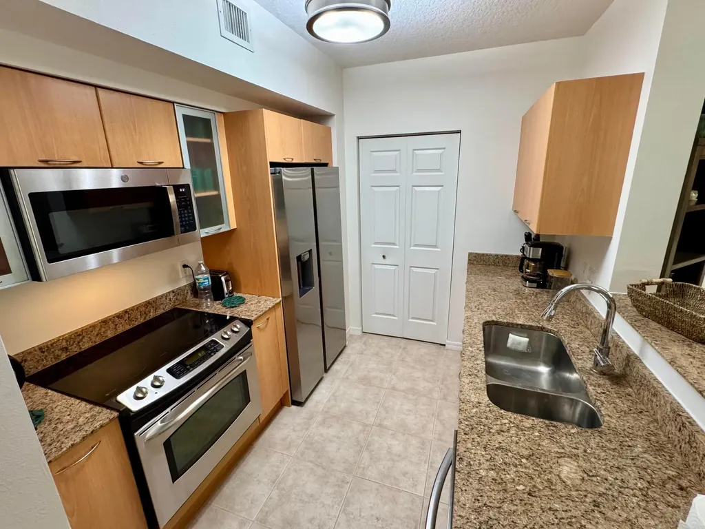625 Casa Loma Boulevard Boynton Beach FL 33435