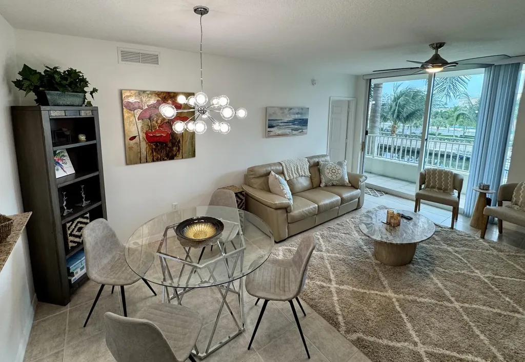 625 Casa Loma Boulevard Boynton Beach FL 33435