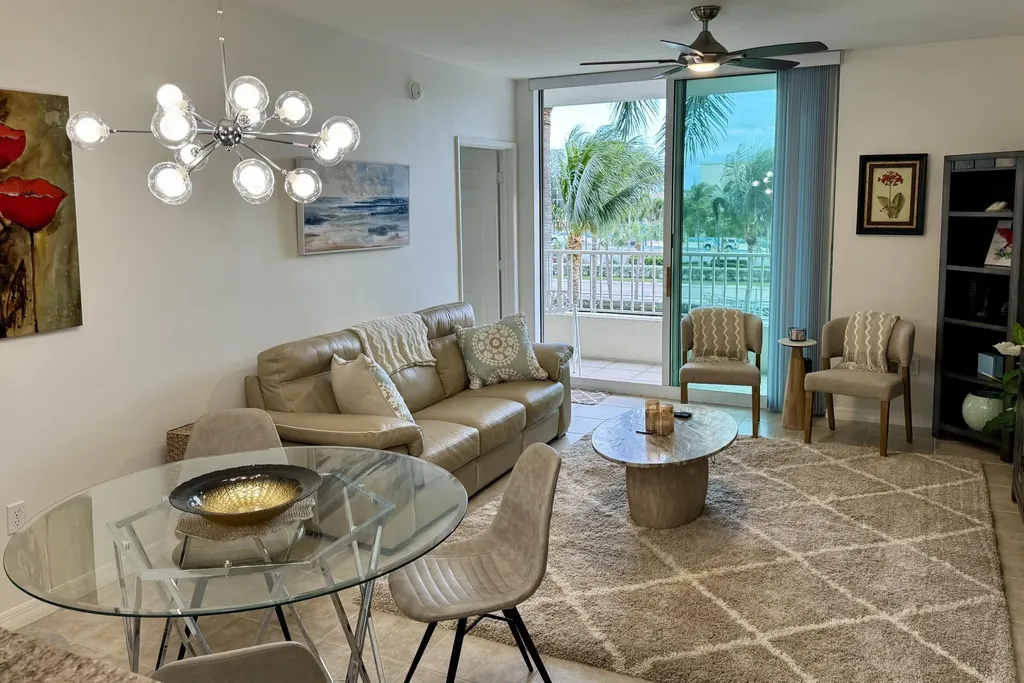 625 Casa Loma Boulevard Boynton Beach FL 33435