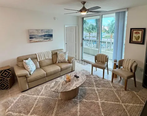 625 Casa Loma Boulevard Boynton Beach FL 33435