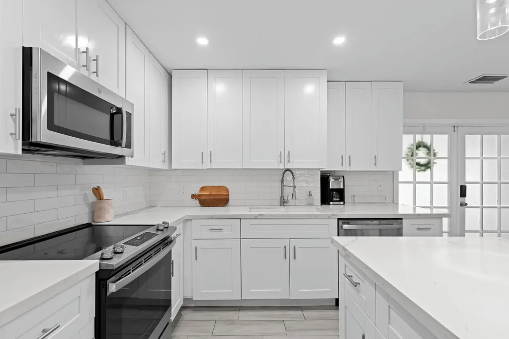 5285 Sunrise Boulevard Delray Beach FL 33484